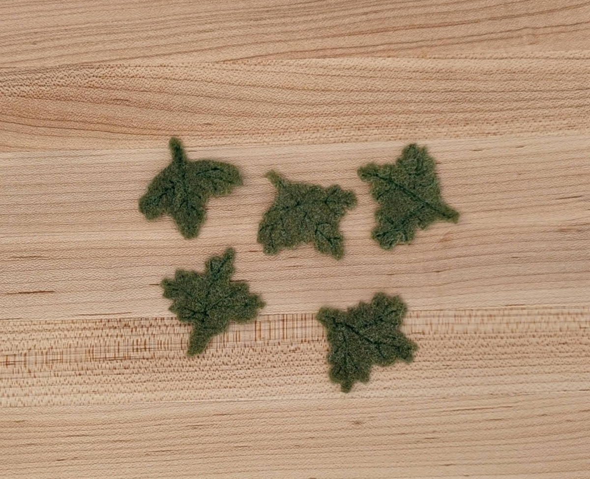 Felt parsley leaves