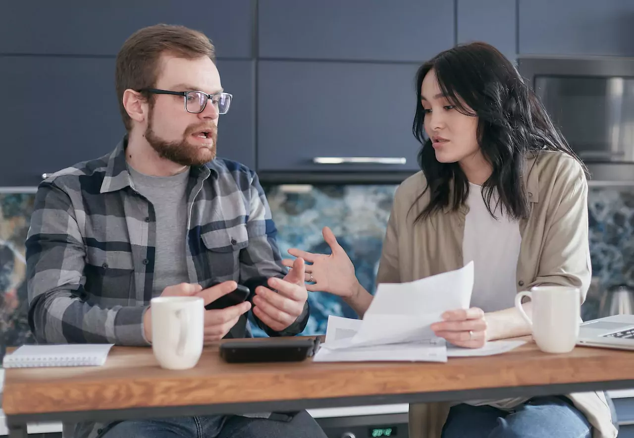 Picture of two people having a disagreement